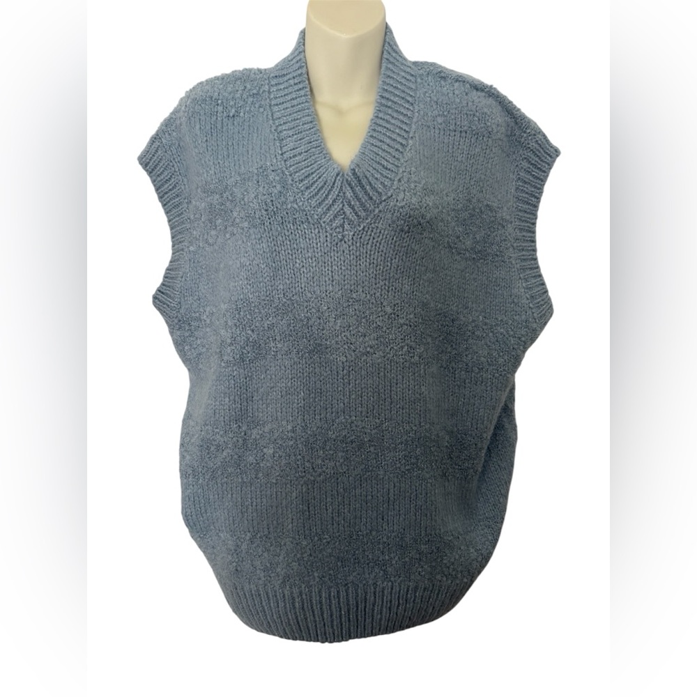 Men's Pull & Bear Blue Sweater Vest. NWT